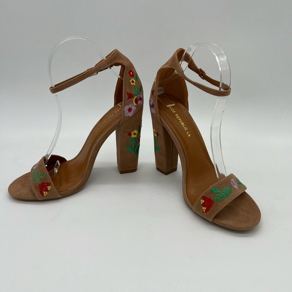 Shoe Republic LA Heeled Sandals Sz 8 Tan Floral Embroidered Ankle Strap - Picture 3 of 16